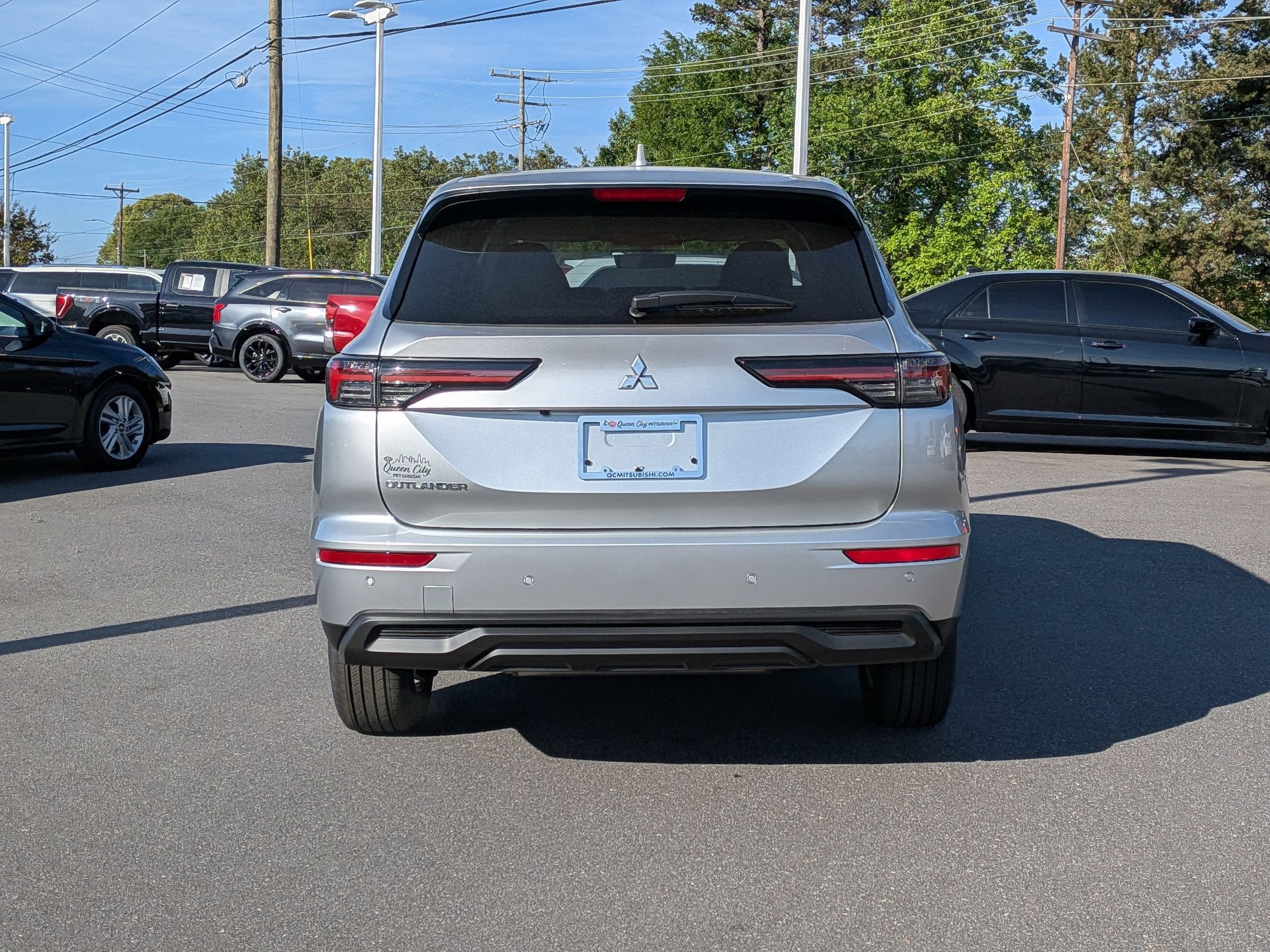 2026 Mitsubishi Outlander ES