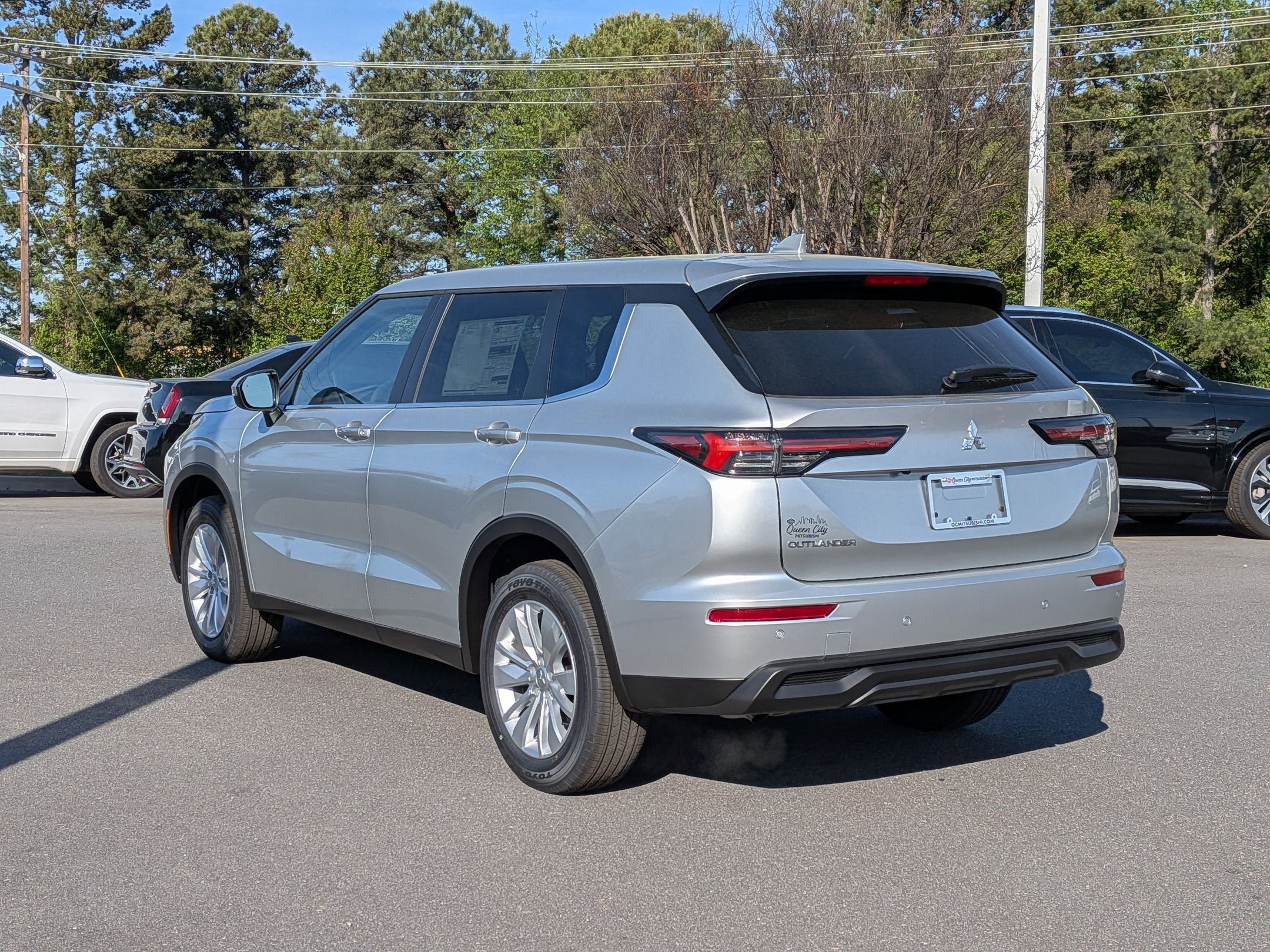 2026 Mitsubishi Outlander ES
