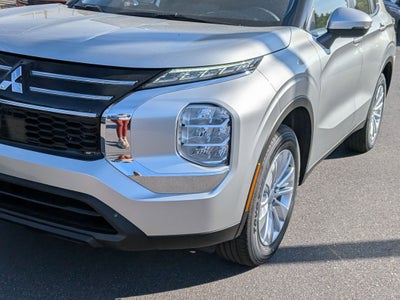 2026 Mitsubishi Outlander ES