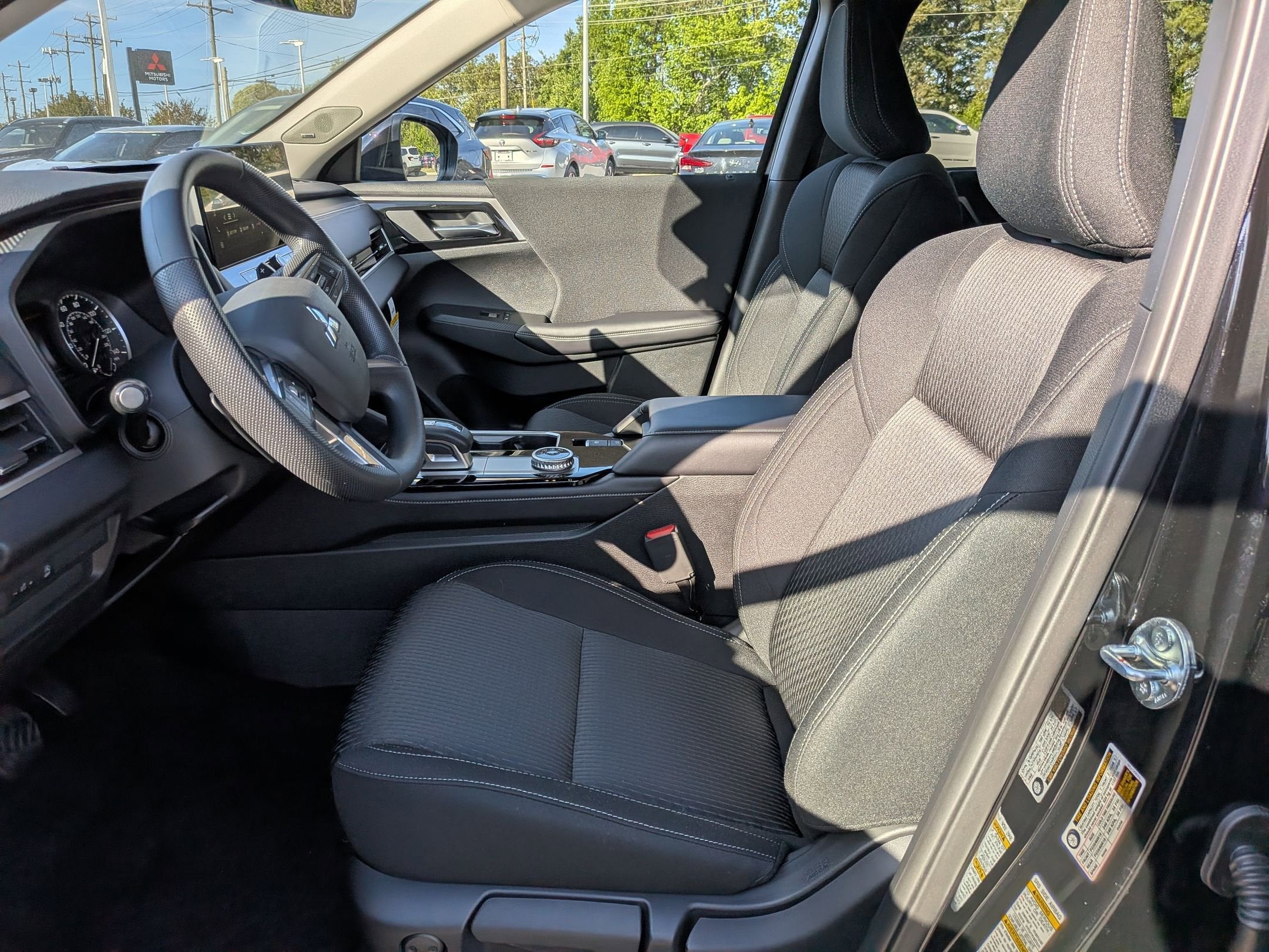 2026 Mitsubishi Outlander ES