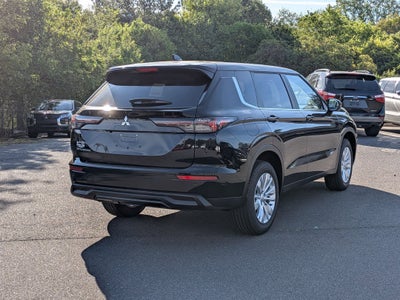 2026 Mitsubishi Outlander ES