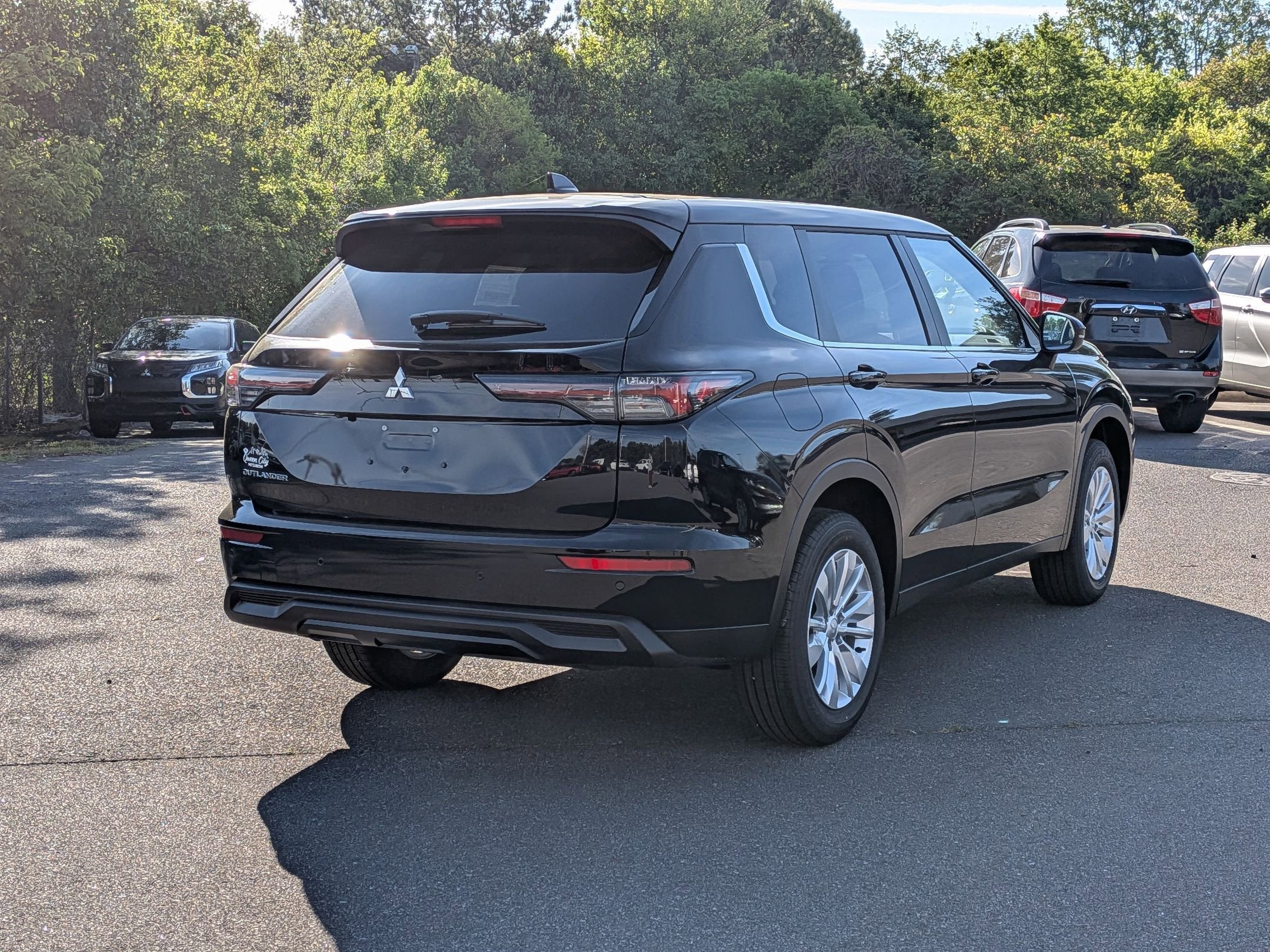 2026 Mitsubishi Outlander ES