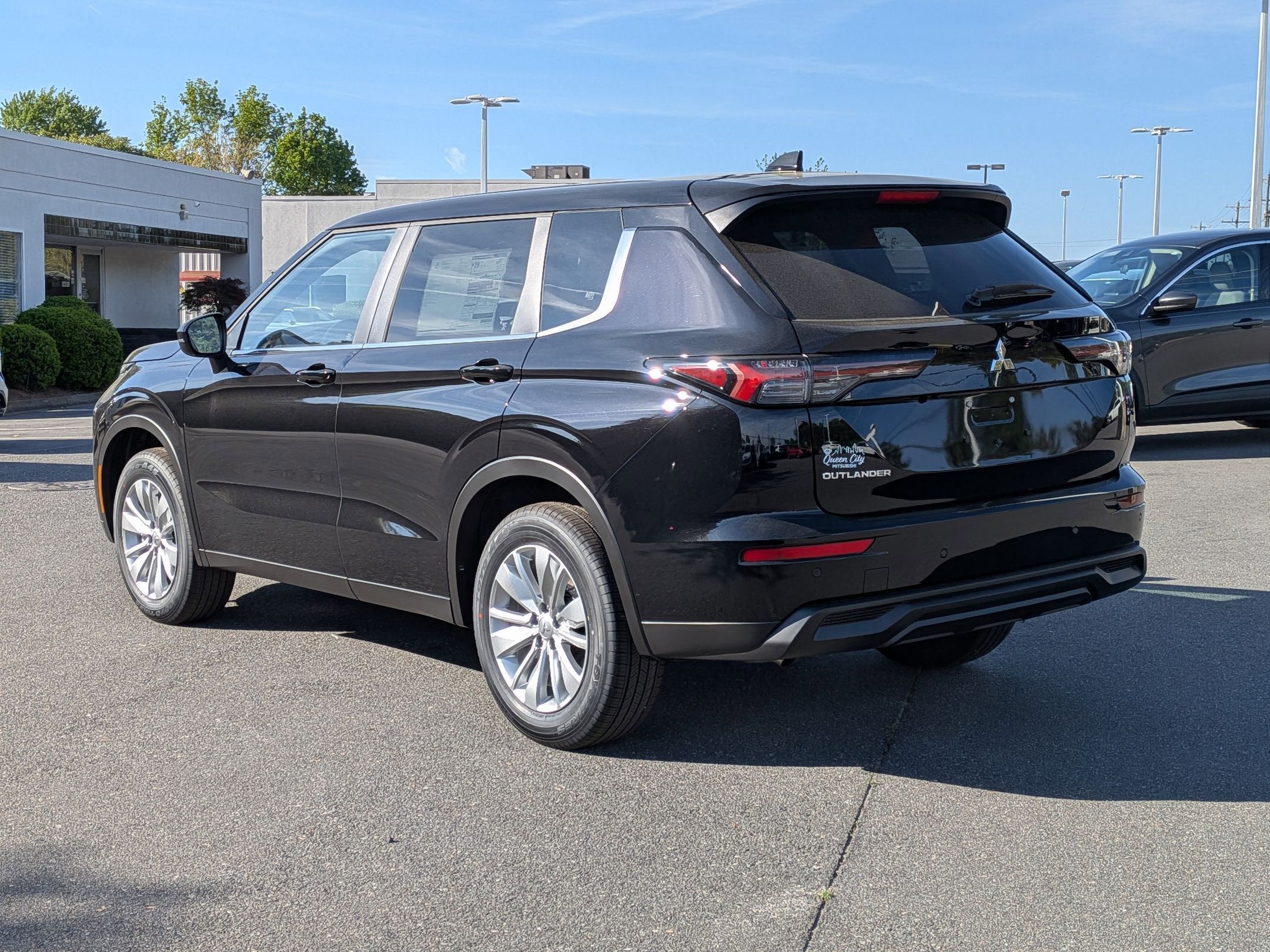 2026 Mitsubishi Outlander ES