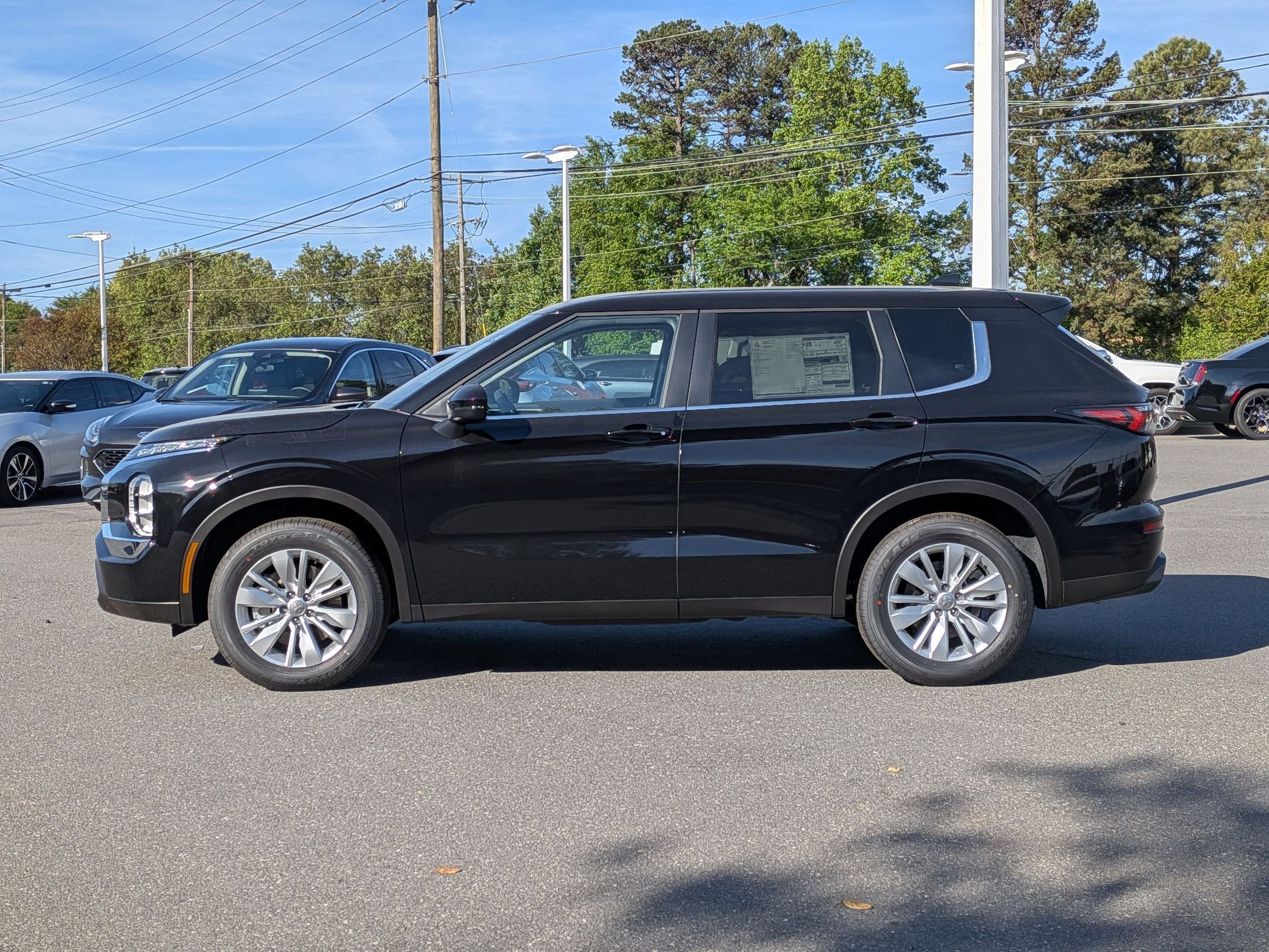 2026 Mitsubishi Outlander ES