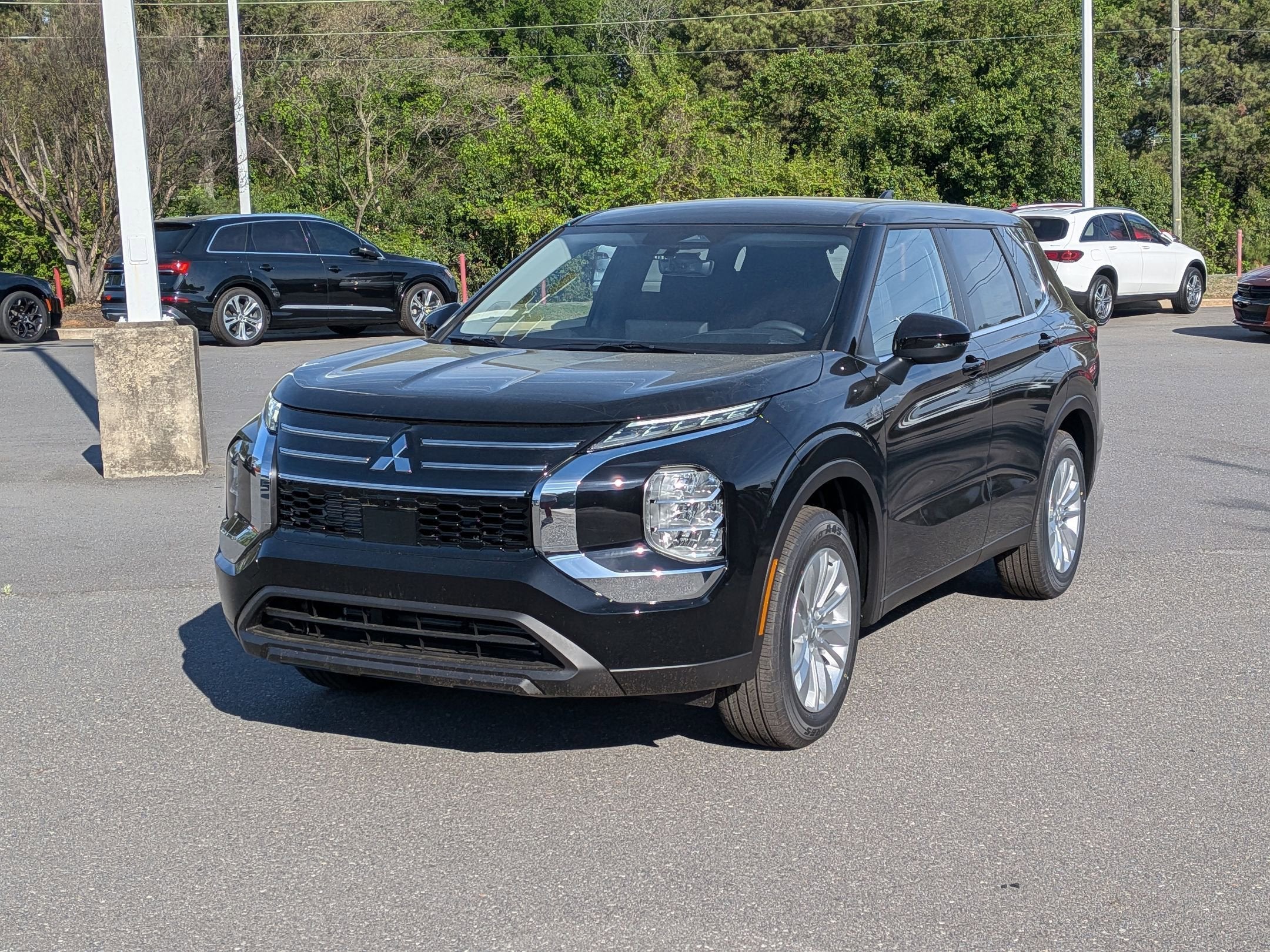 2026 Mitsubishi Outlander ES