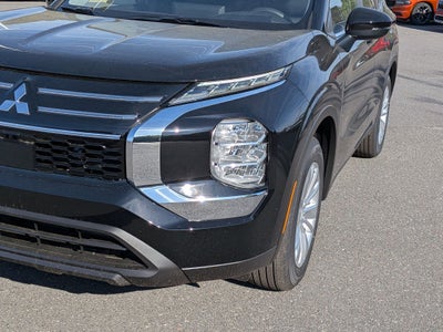 2026 Mitsubishi Outlander ES