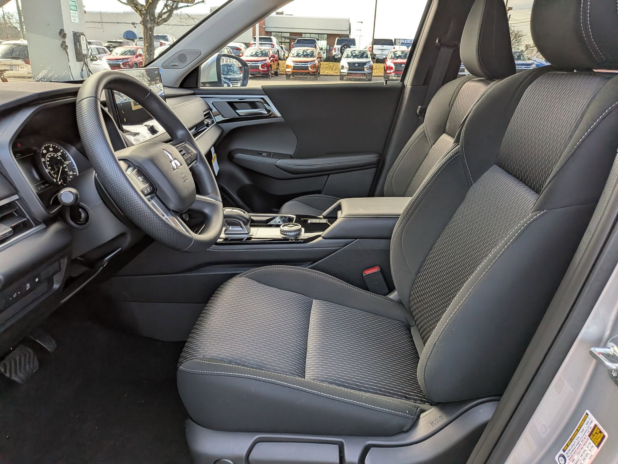 2026 Mitsubishi Outlander ES