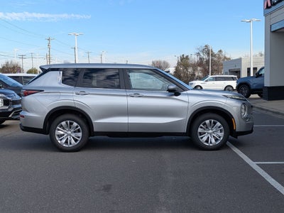 2026 Mitsubishi Outlander ES