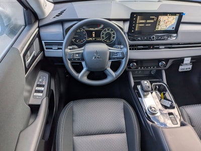 2026 Mitsubishi Outlander ES