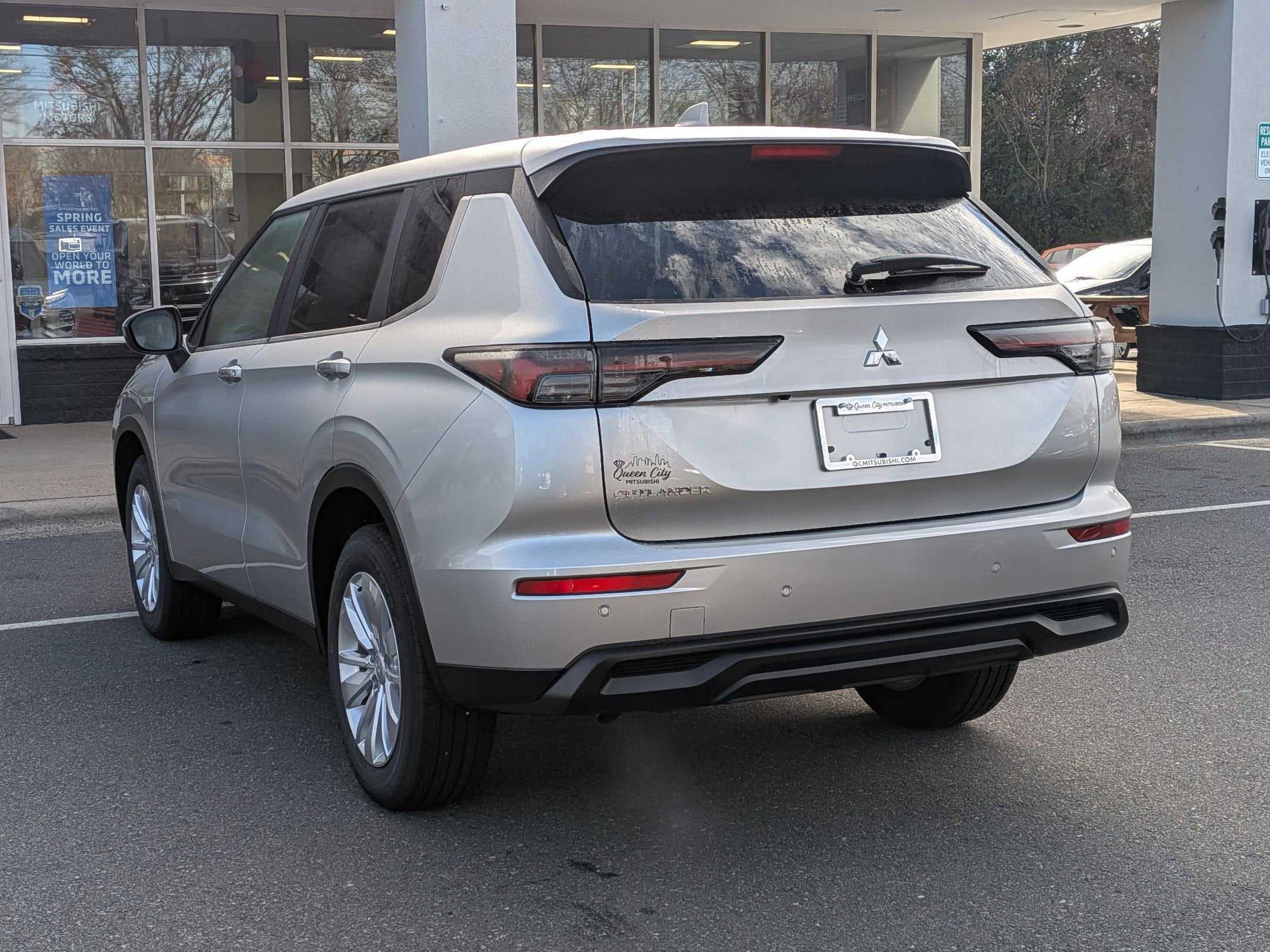 2026 Mitsubishi Outlander ES