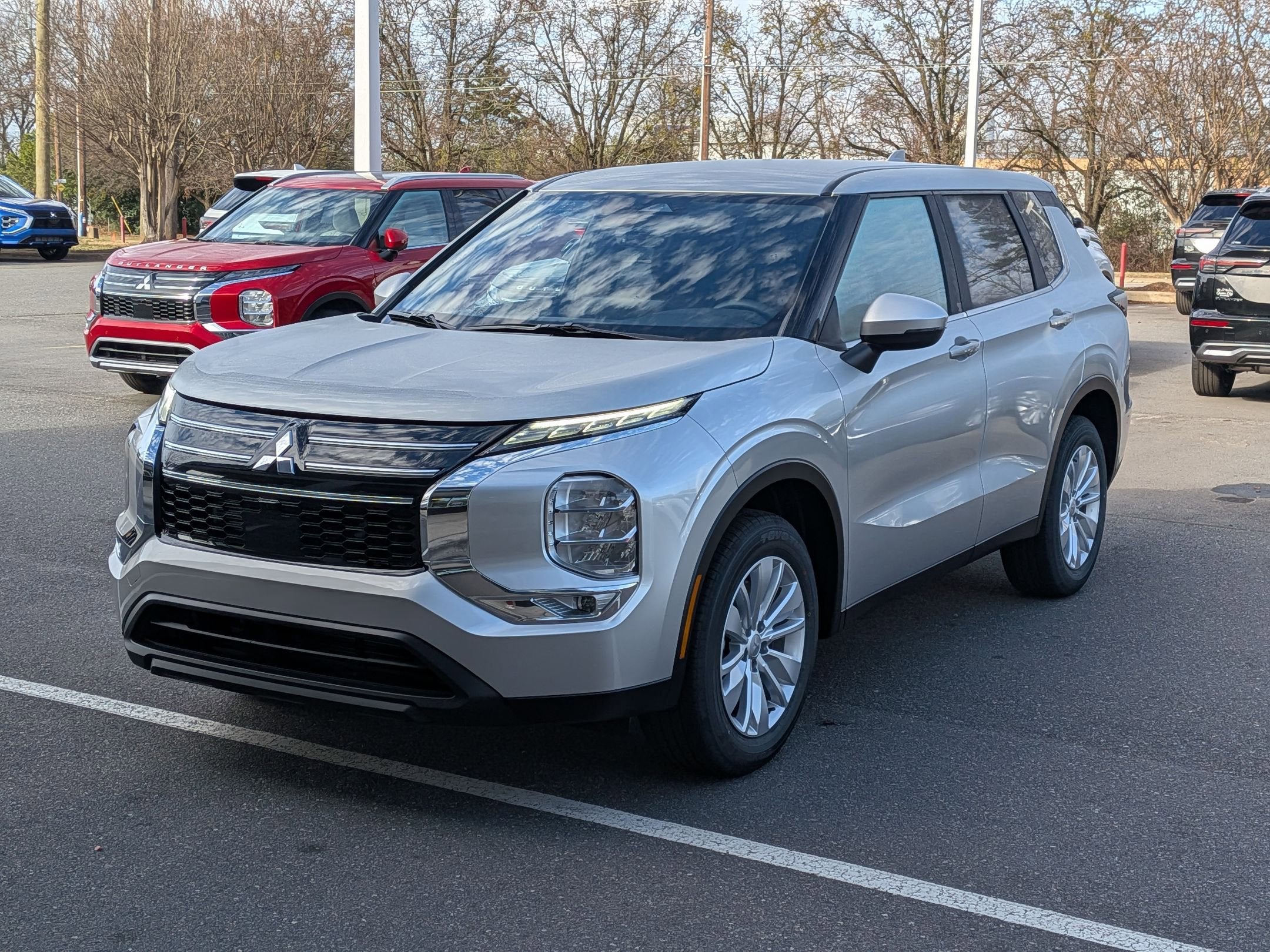 2026 Mitsubishi Outlander ES