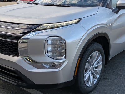 2026 Mitsubishi Outlander ES