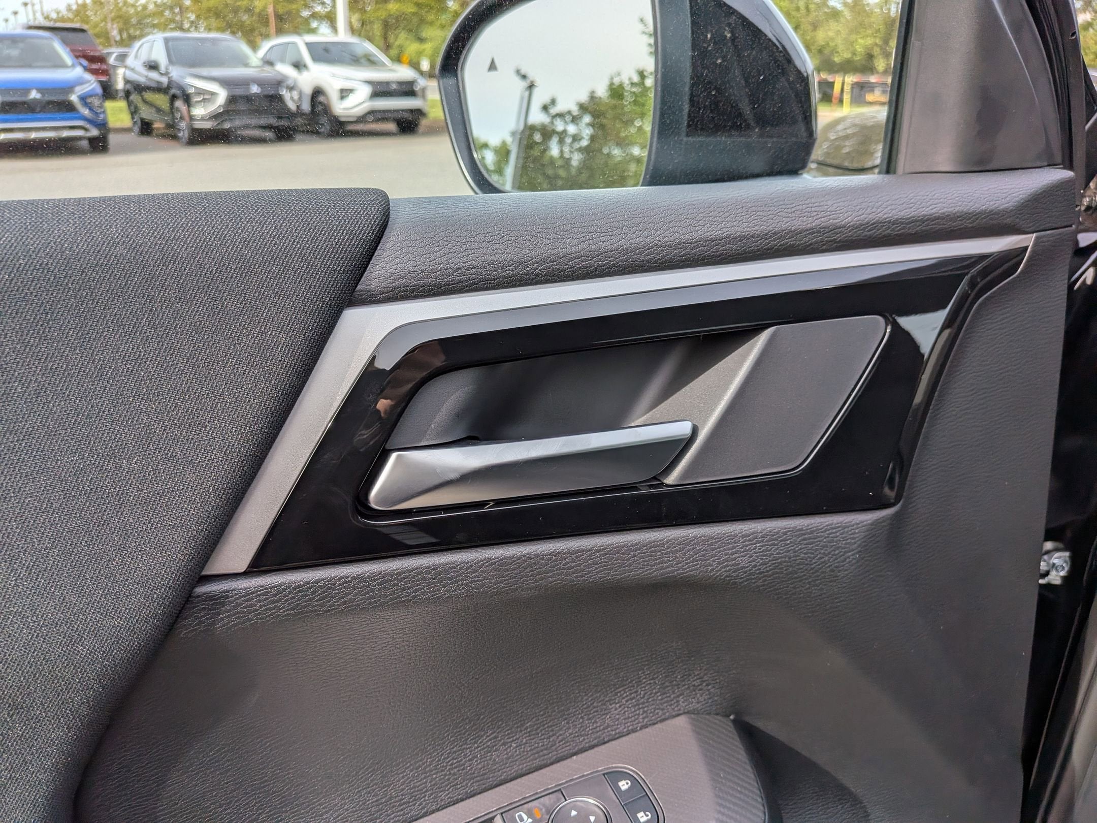 2026 Mitsubishi Outlander ES