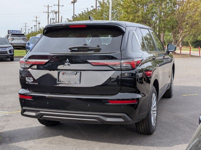 2026 Mitsubishi Outlander ES