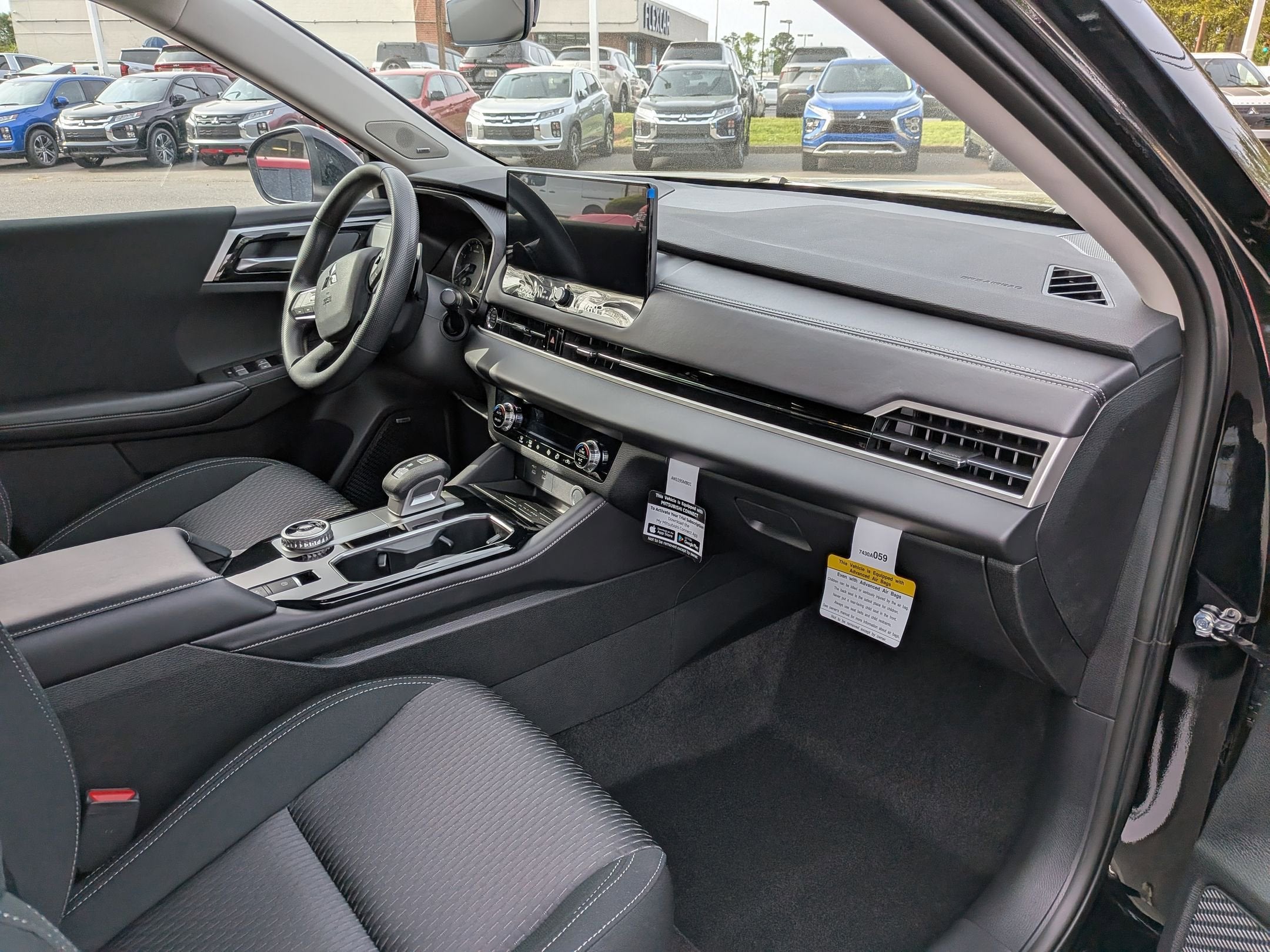 2026 Mitsubishi Outlander ES