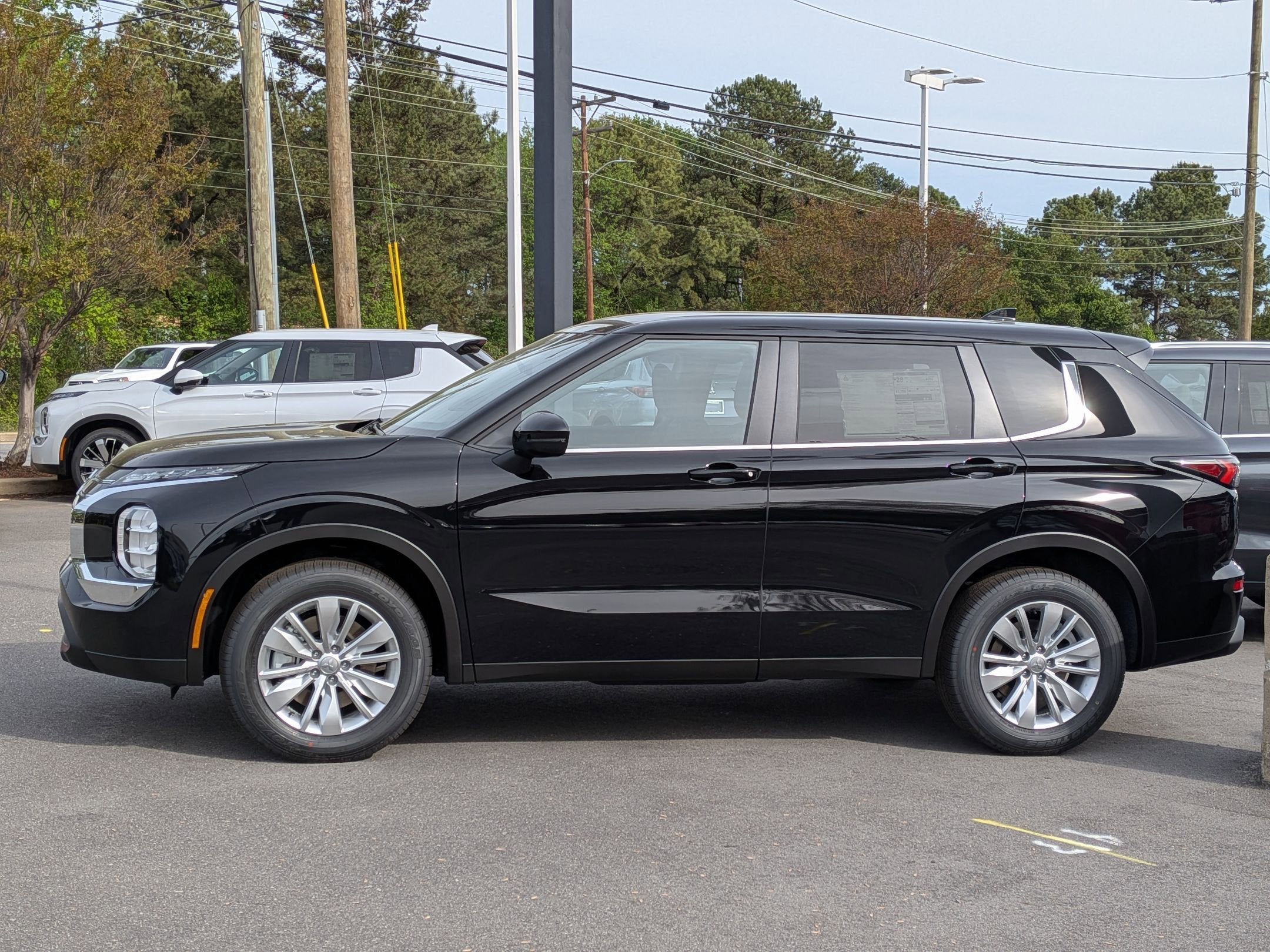 2026 Mitsubishi Outlander ES