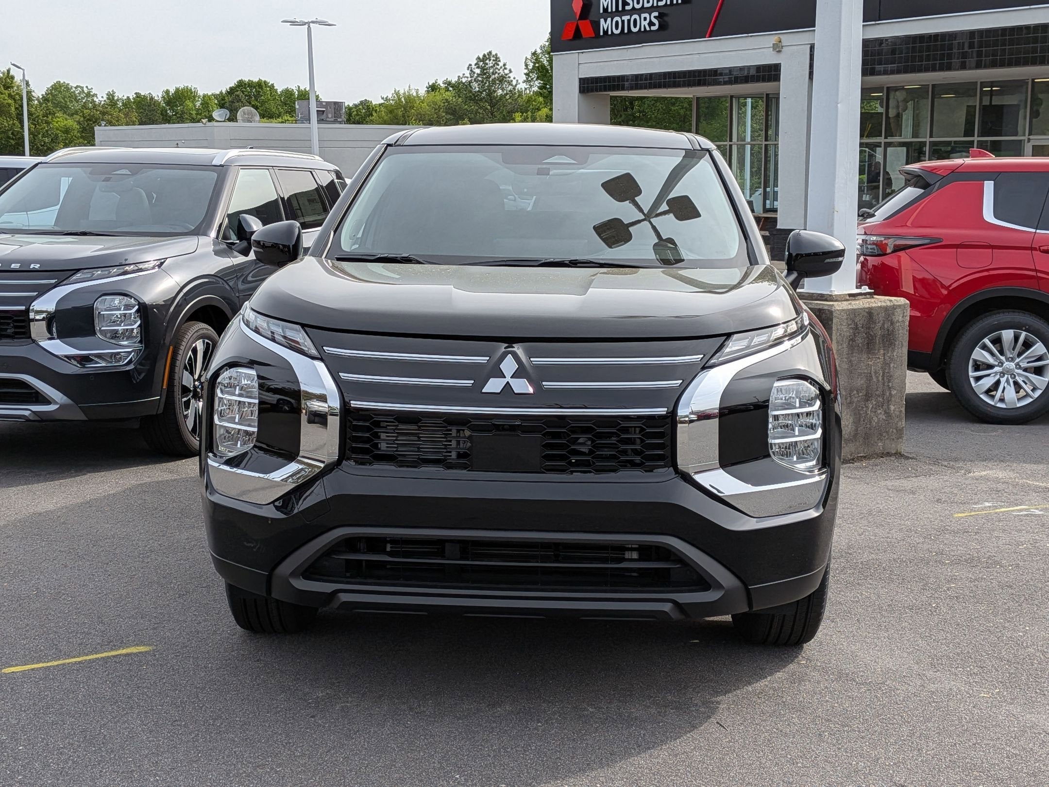 2026 Mitsubishi Outlander ES