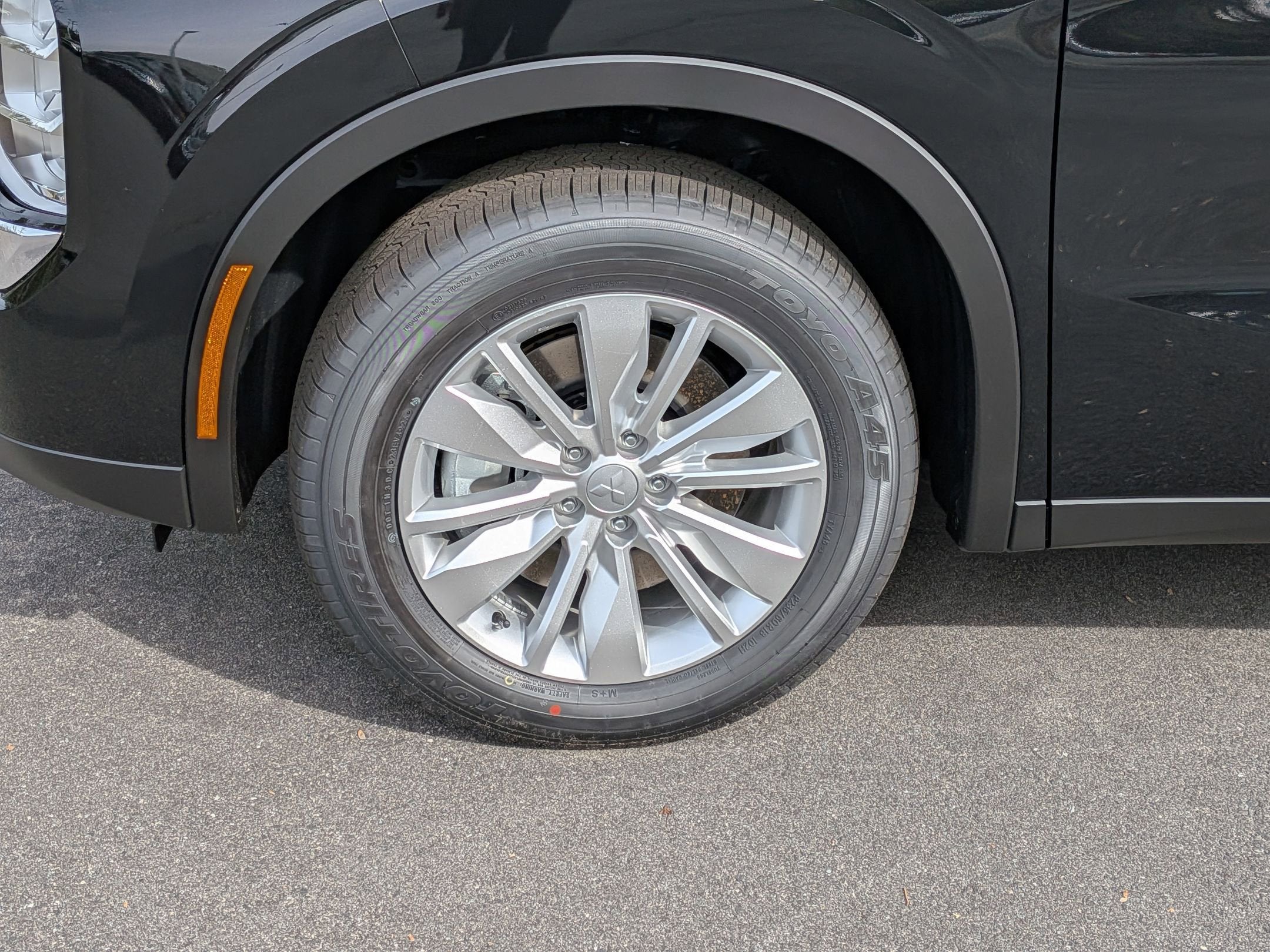 2026 Mitsubishi Outlander ES