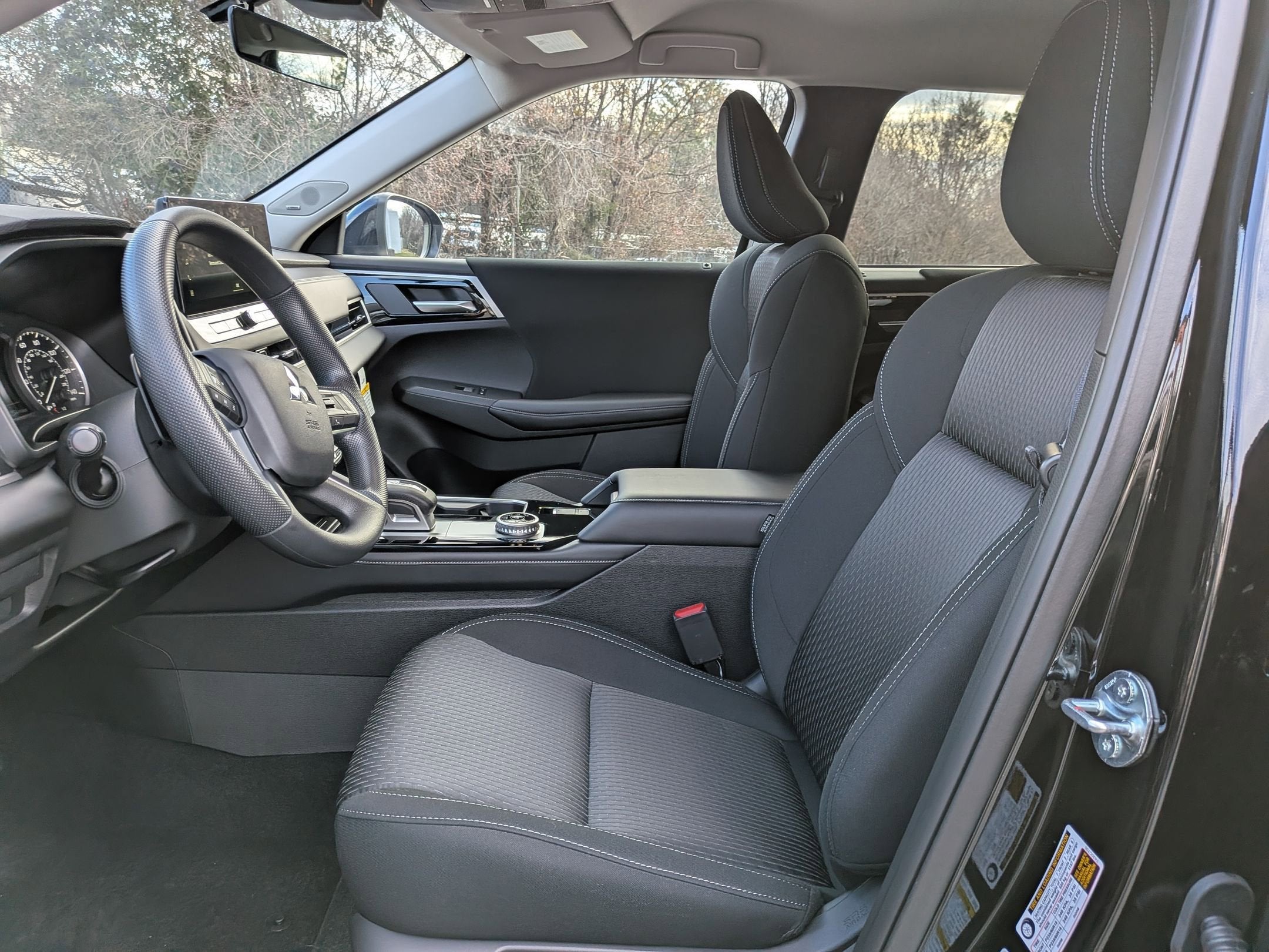 2026 Mitsubishi Outlander ES