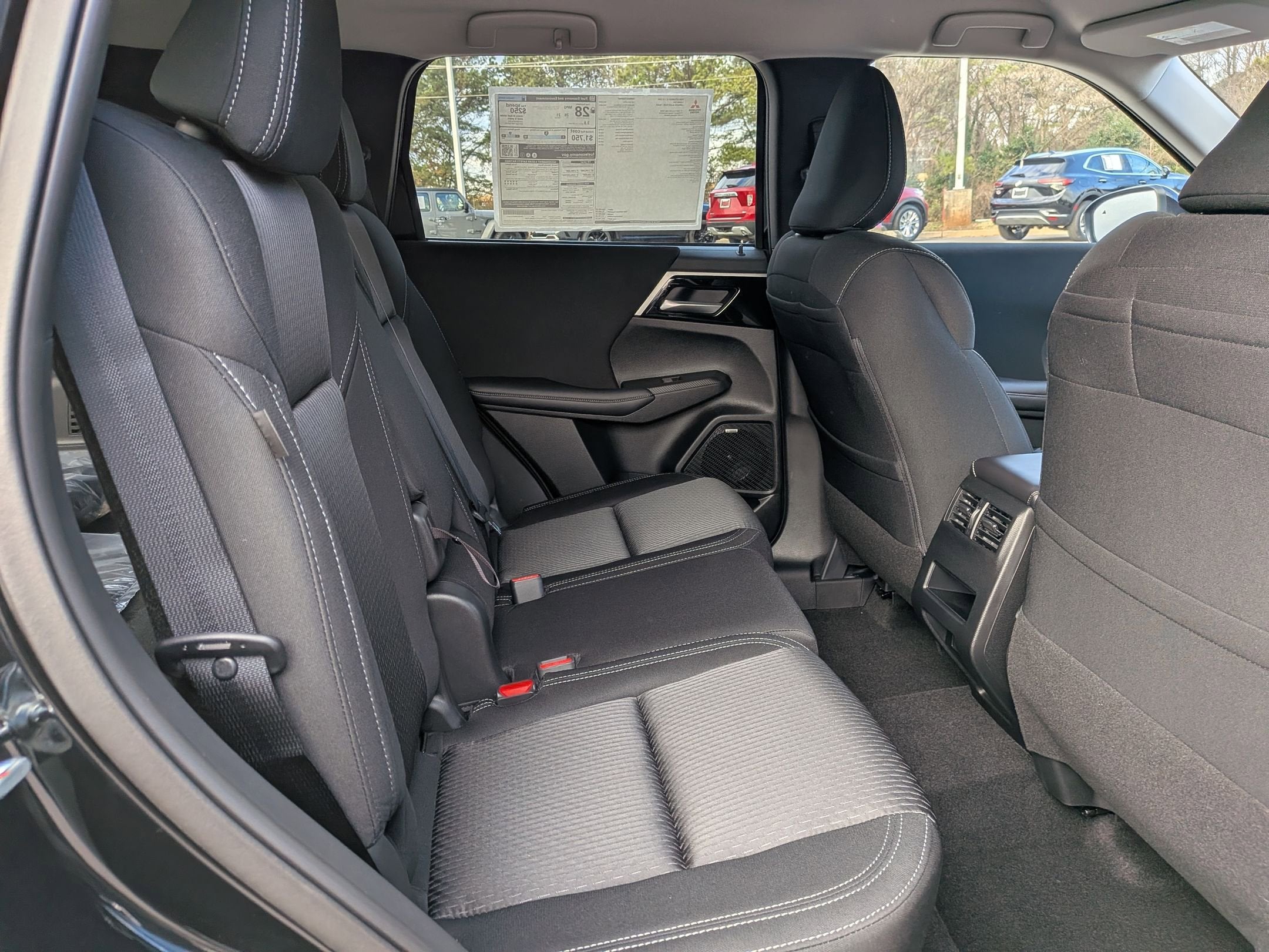 2026 Mitsubishi Outlander ES