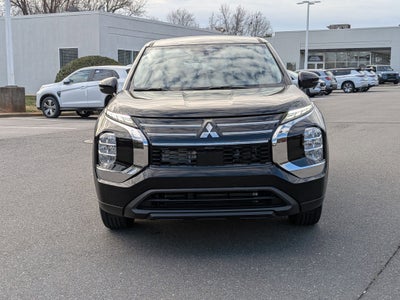 2026 Mitsubishi Outlander ES