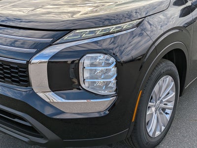 2026 Mitsubishi Outlander ES