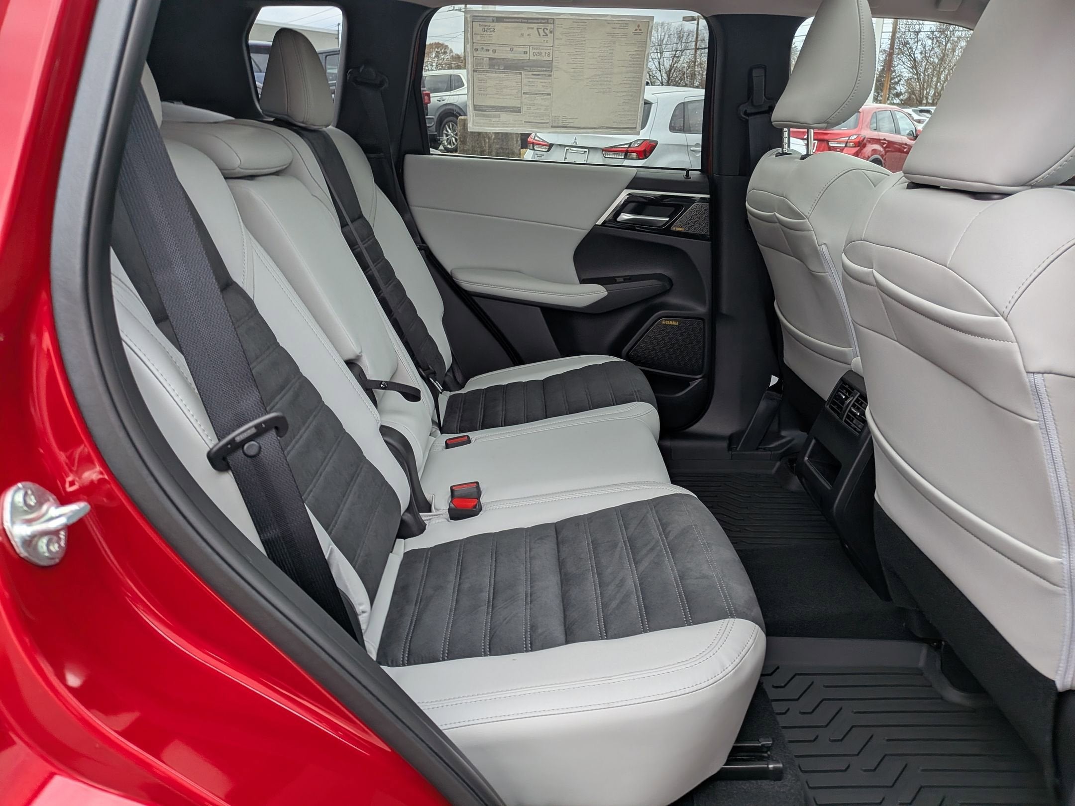 2025 Mitsubishi Outlander SE