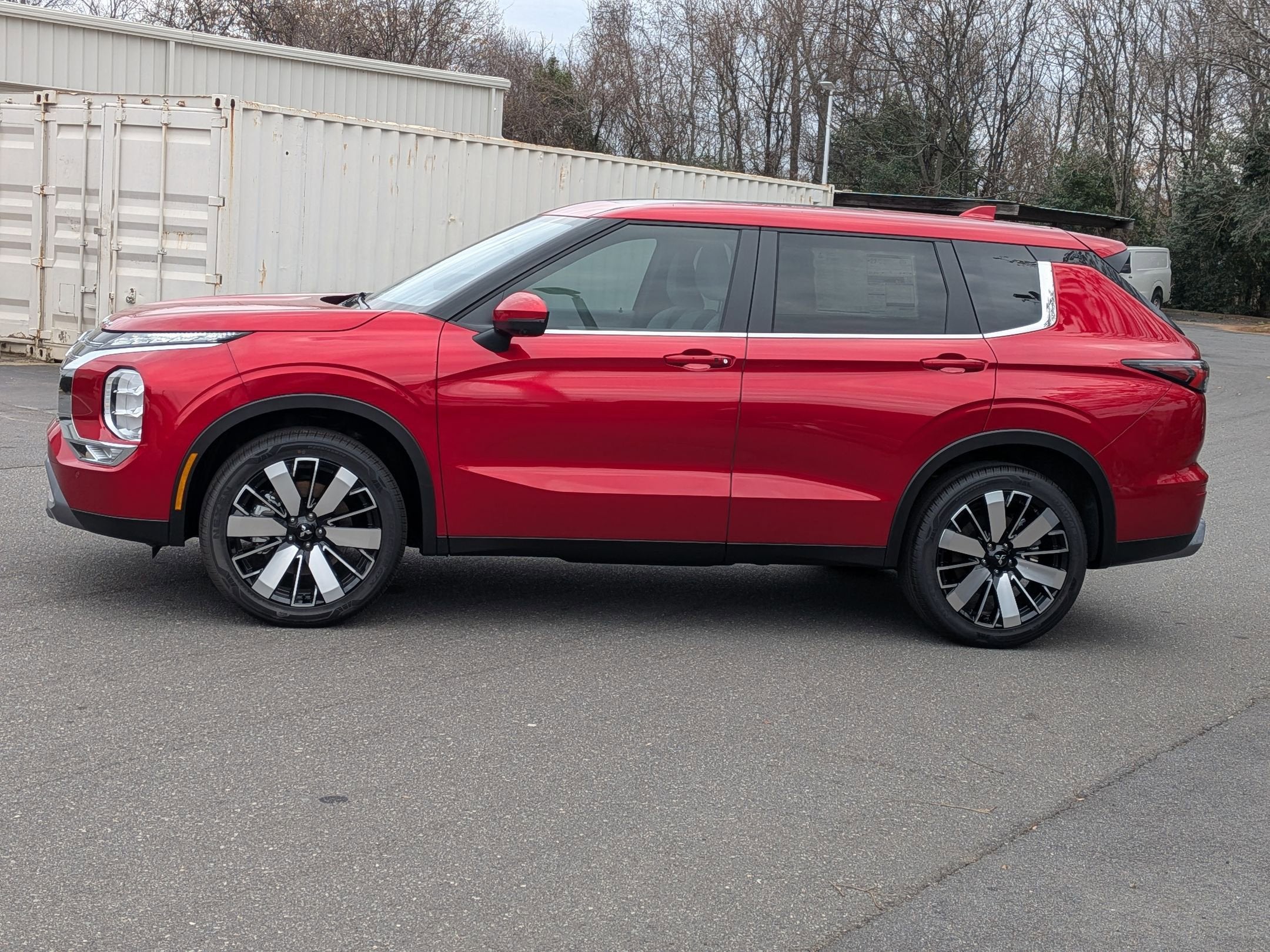 2025 Mitsubishi Outlander SE