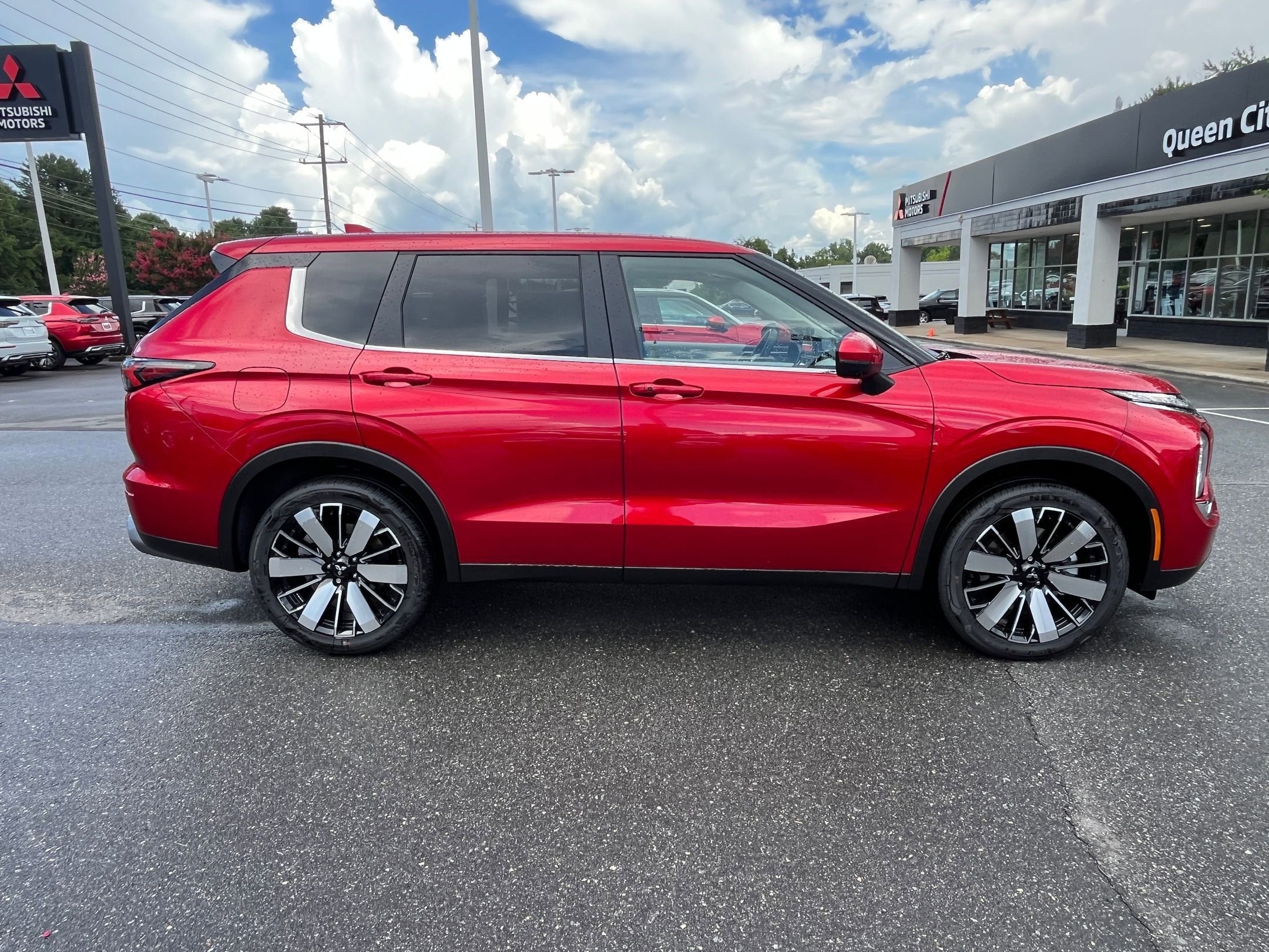 2025 Mitsubishi Outlander SE