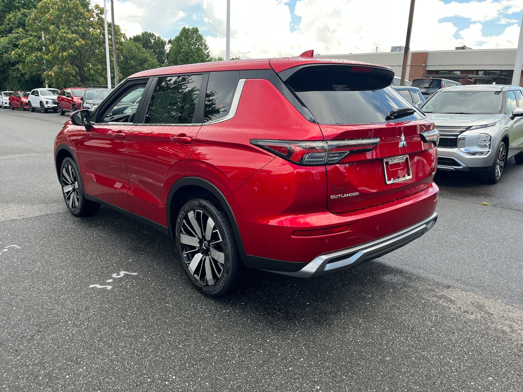 2025 Mitsubishi Outlander SE