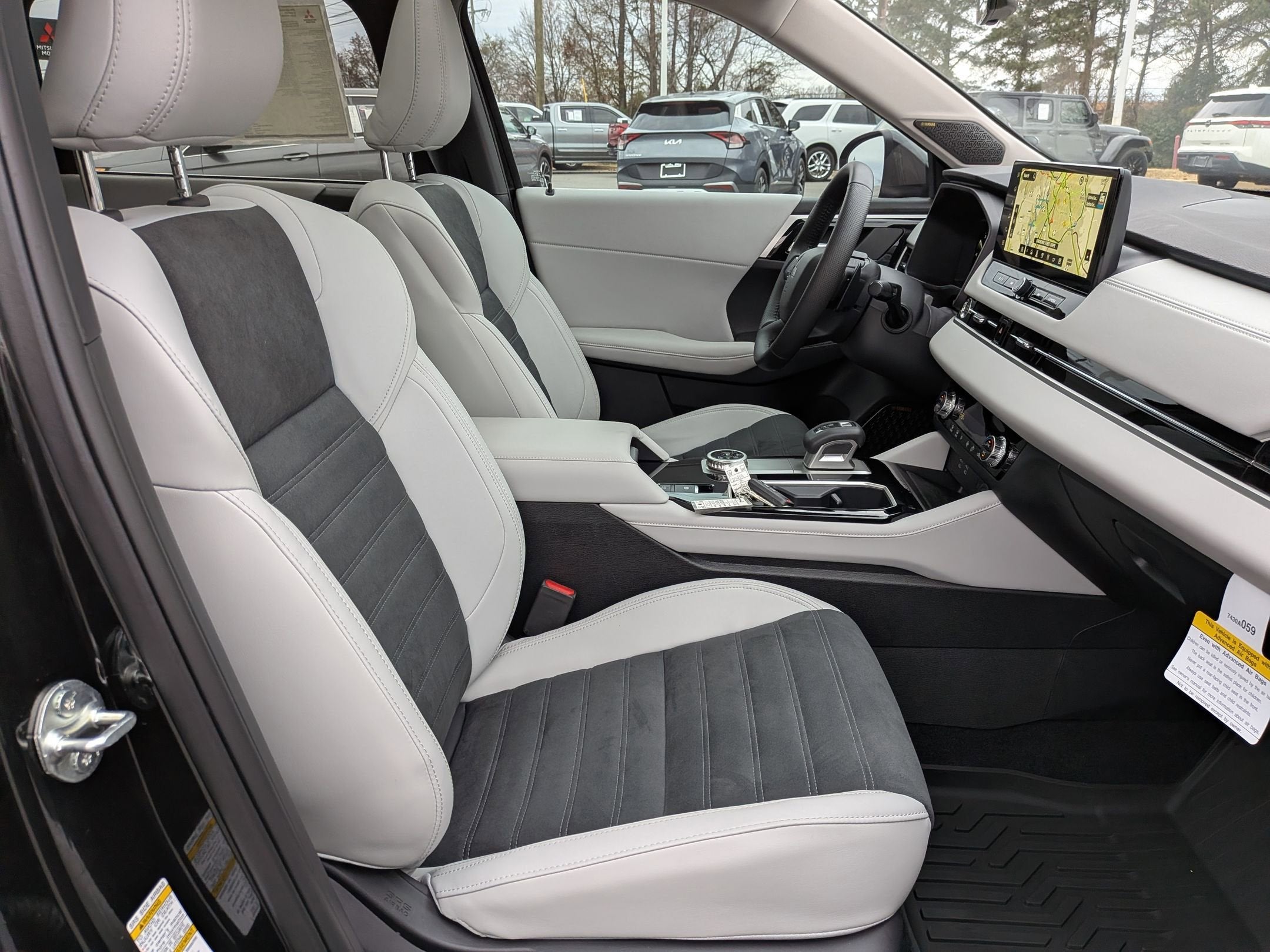 2025 Mitsubishi Outlander SE