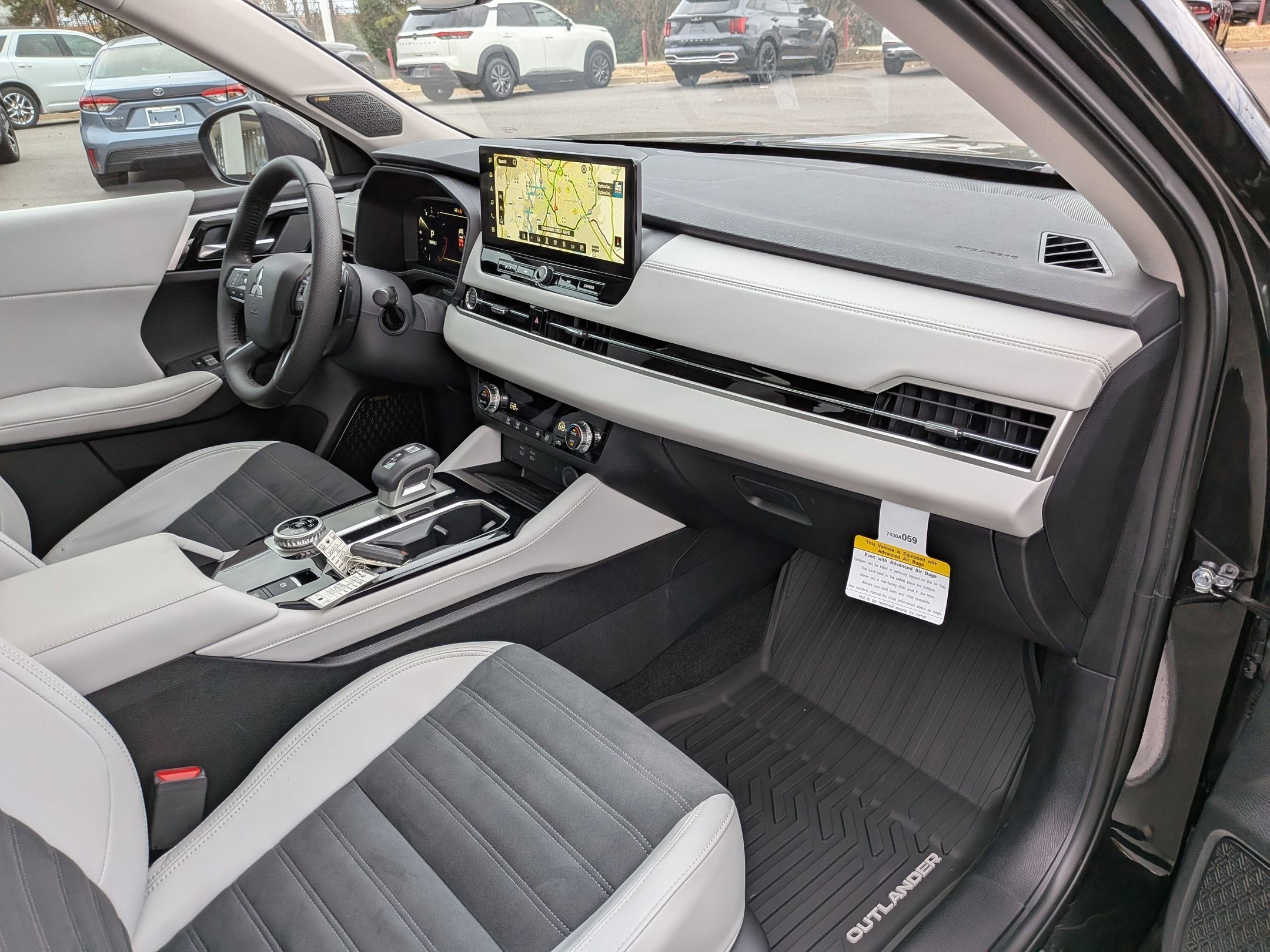 2025 Mitsubishi Outlander SE