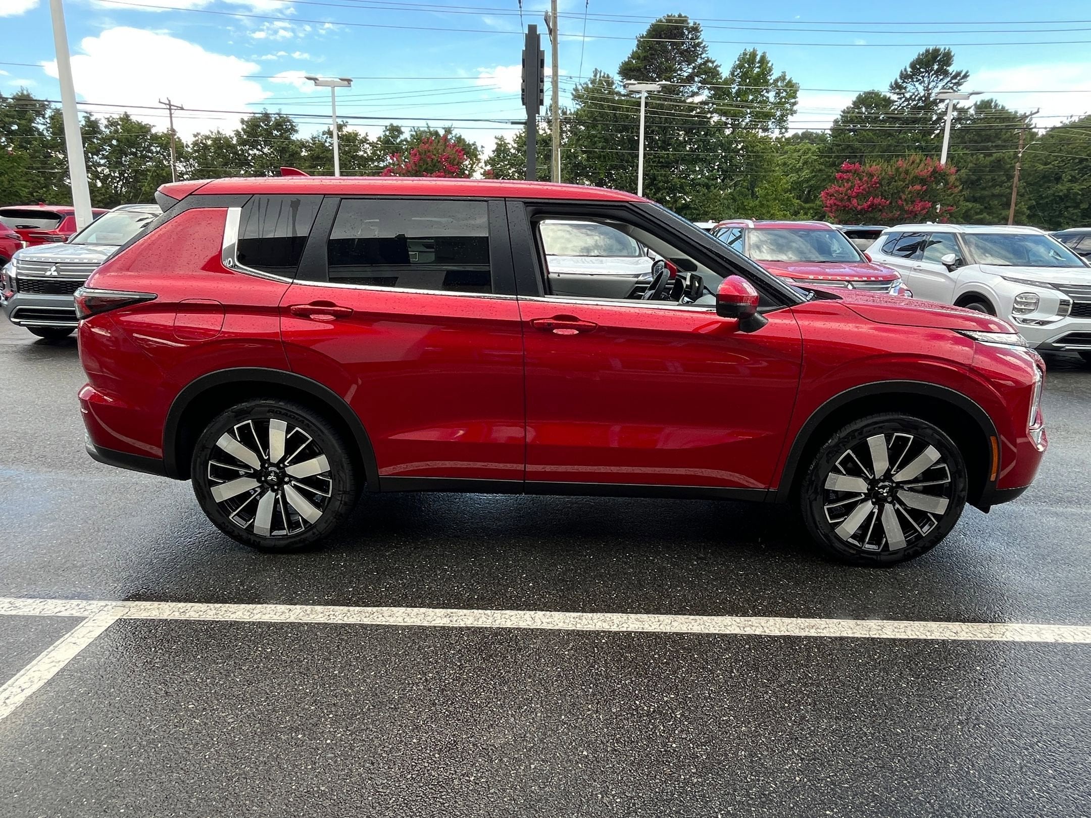 2025 Mitsubishi Outlander SE