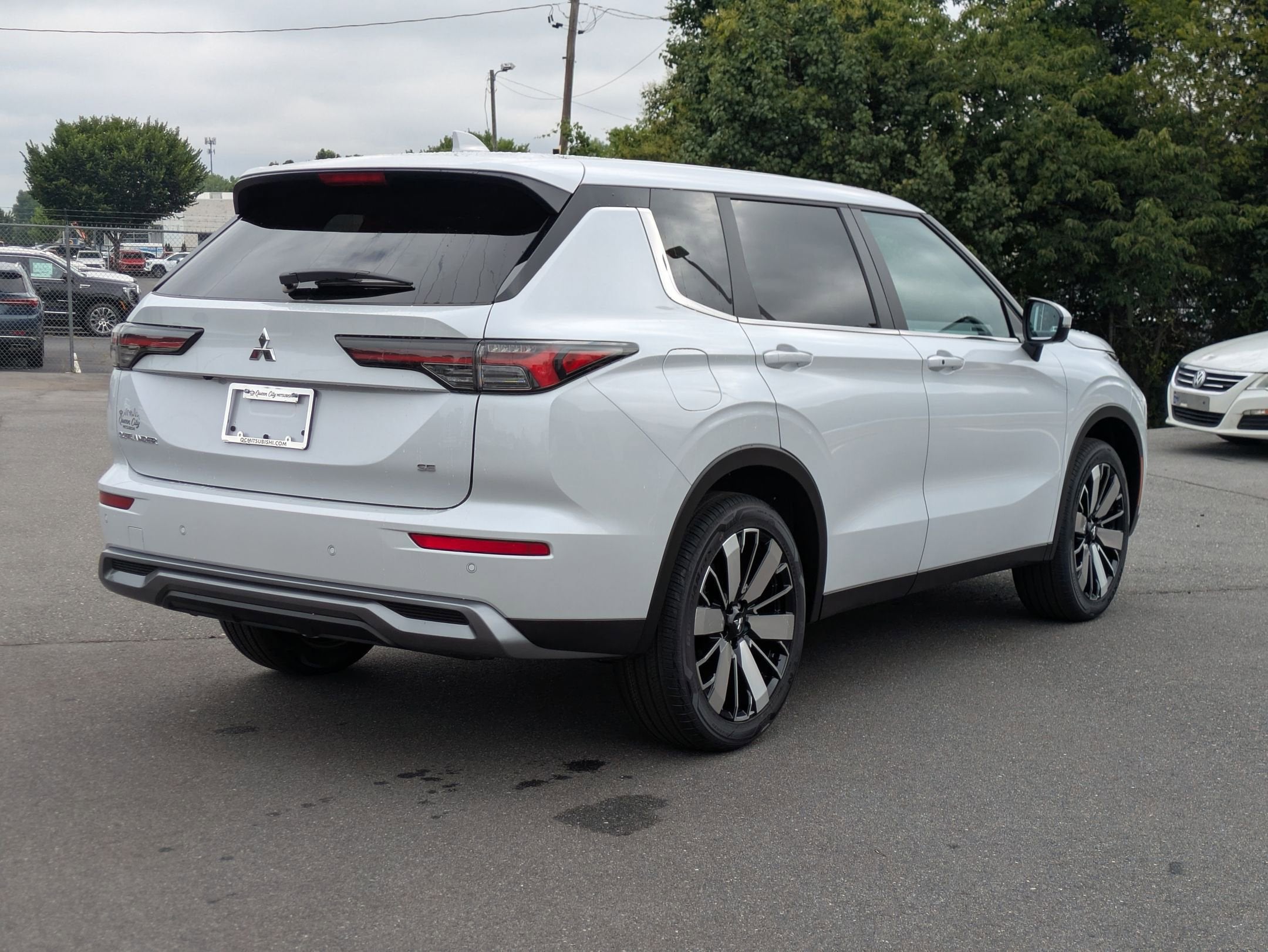 2025 Mitsubishi Outlander SE