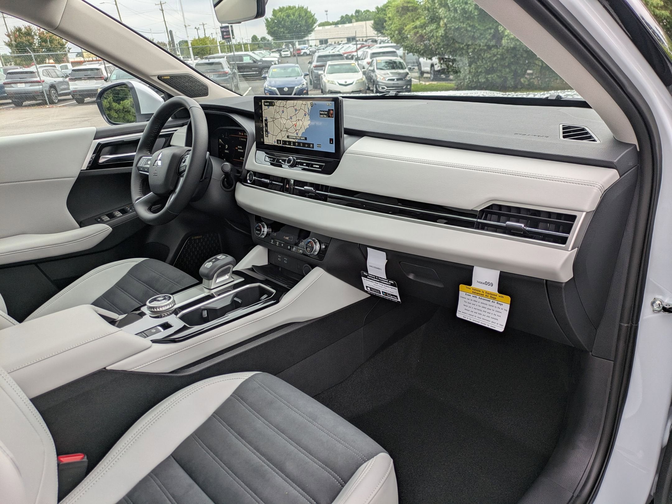 2025 Mitsubishi Outlander SE