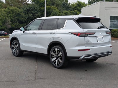 2025 Mitsubishi Outlander SE