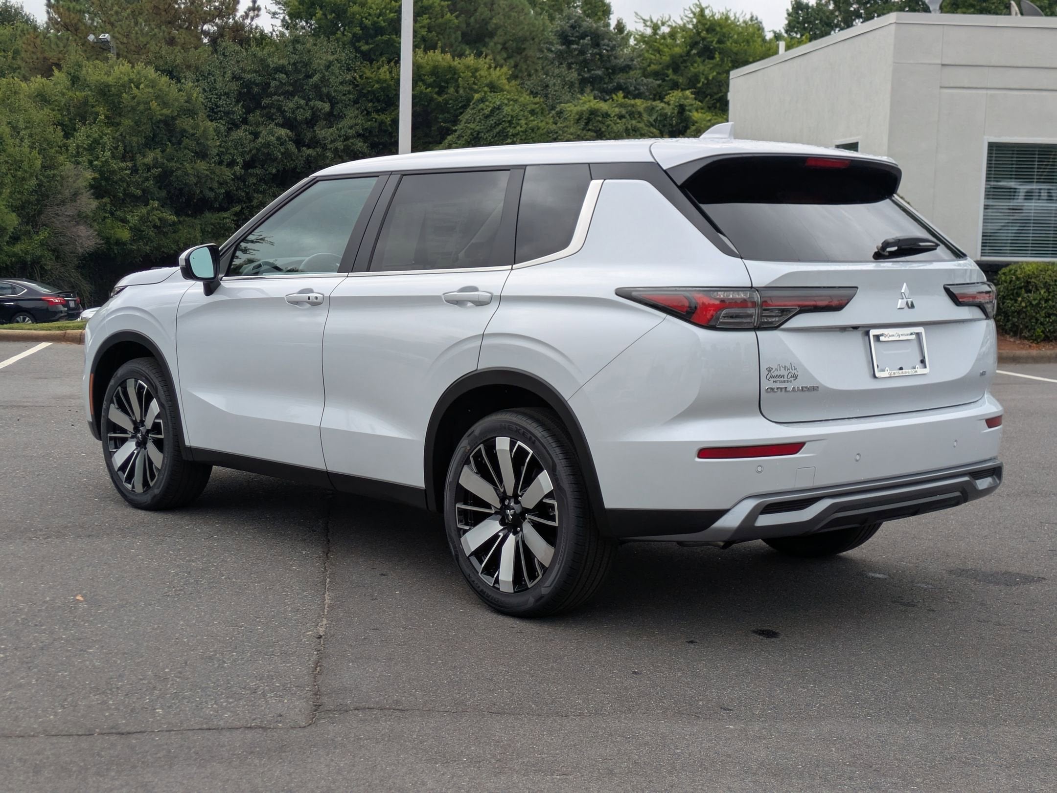 2025 Mitsubishi Outlander SE