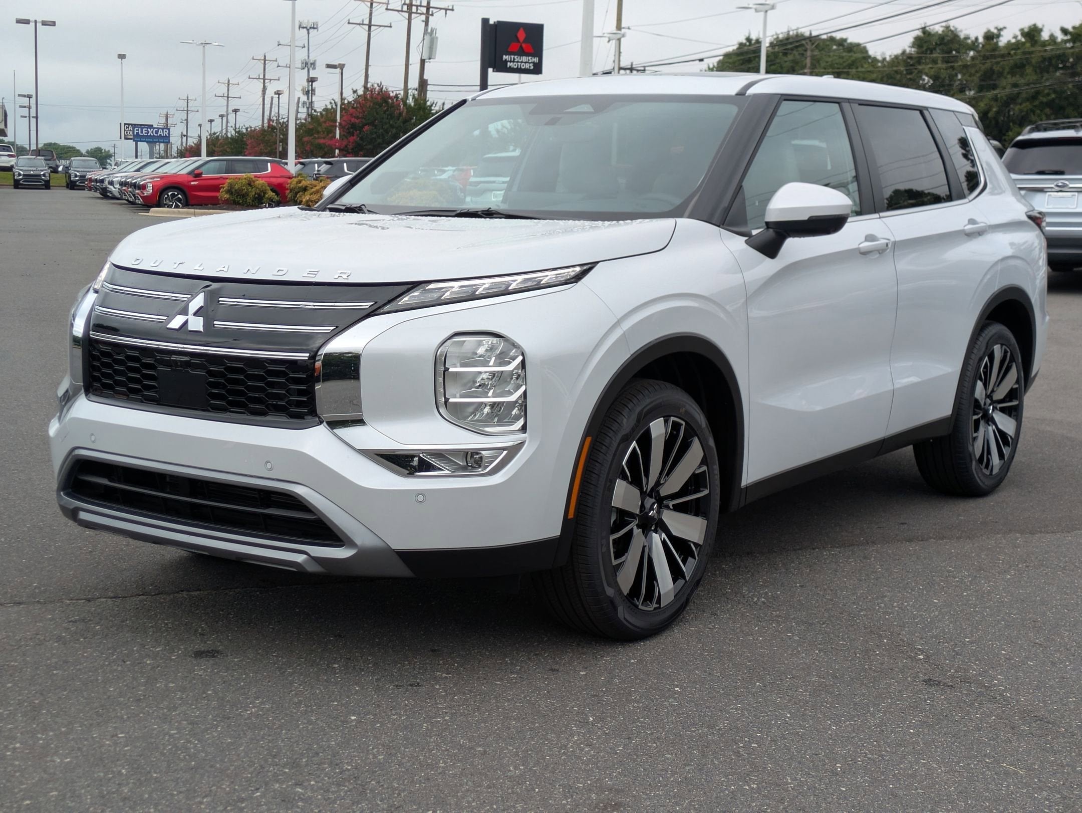 2025 Mitsubishi Outlander SE