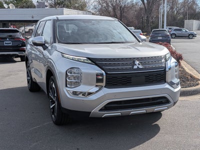 2024 Mitsubishi Outlander SE