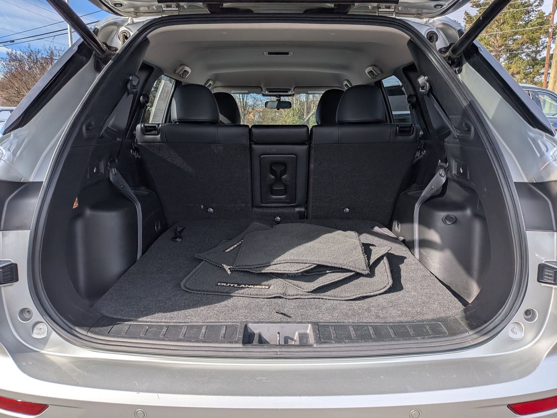 2024 Mitsubishi Outlander SE