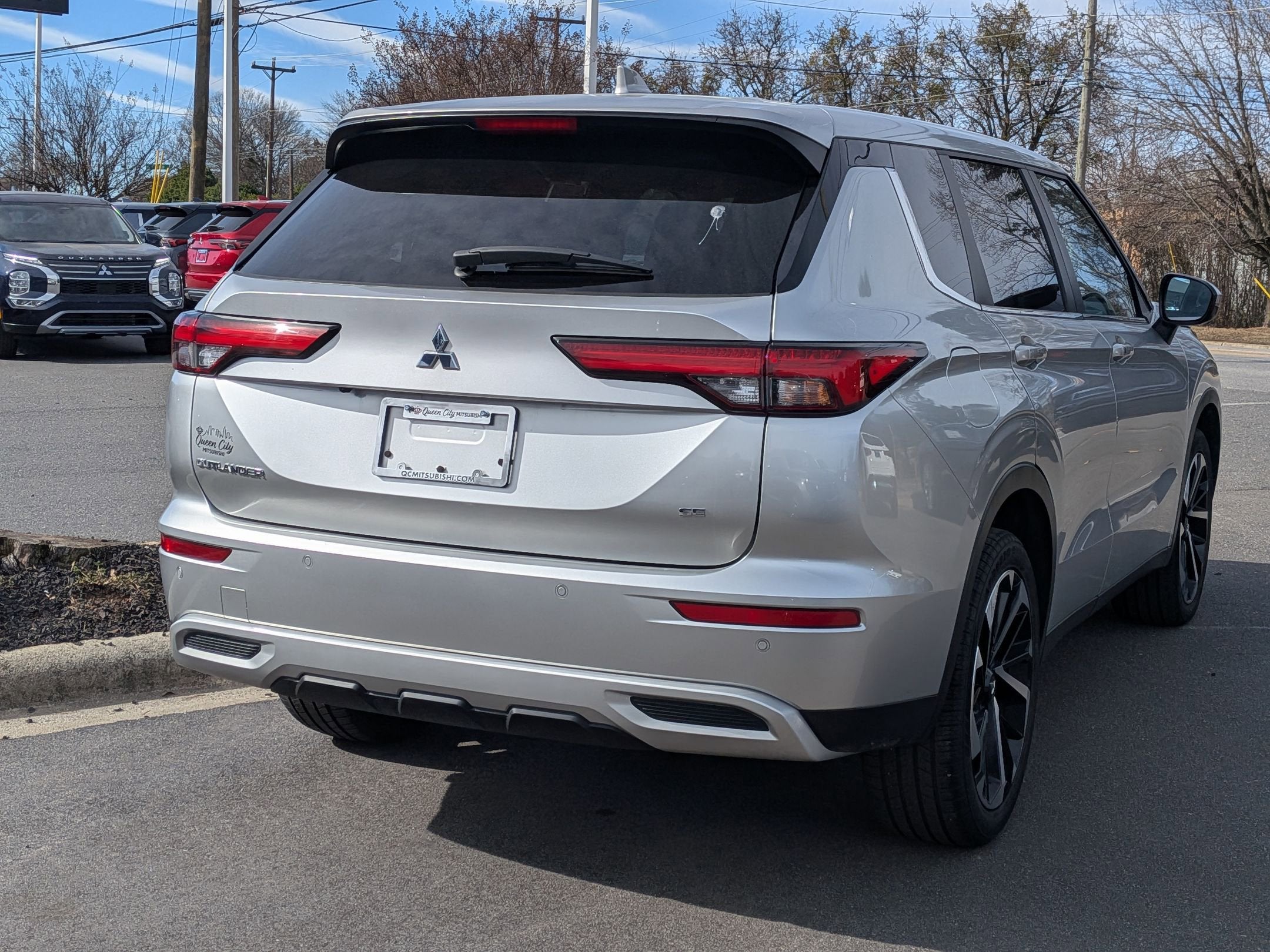 2024 Mitsubishi Outlander SE