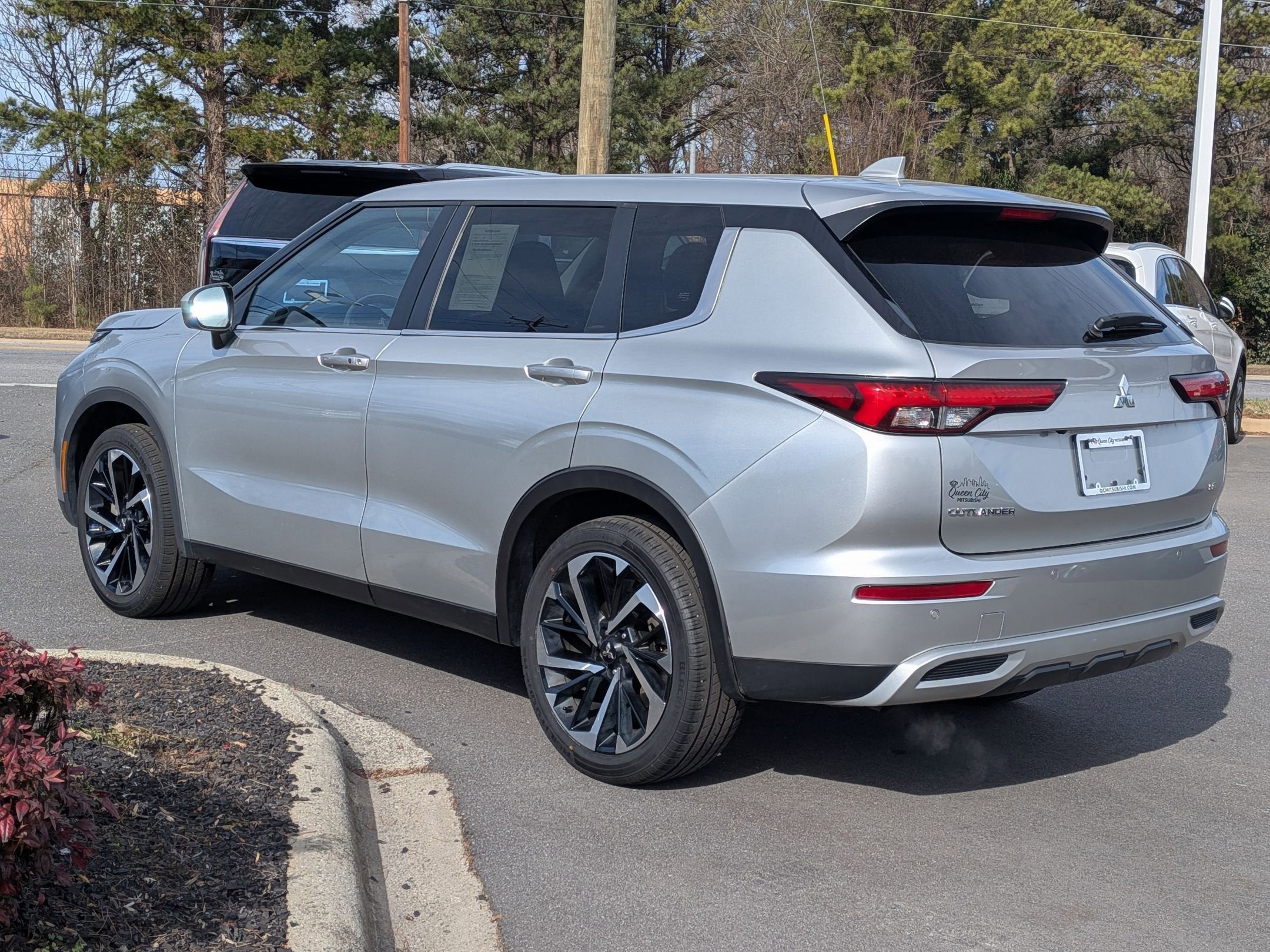 2024 Mitsubishi Outlander SE