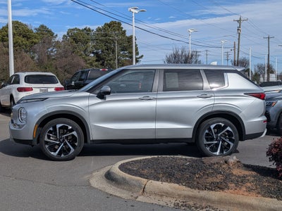 2024 Mitsubishi Outlander SE
