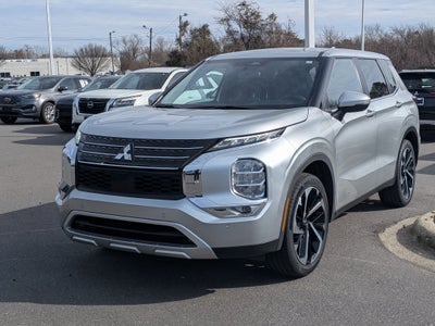 2024 Mitsubishi Outlander SE