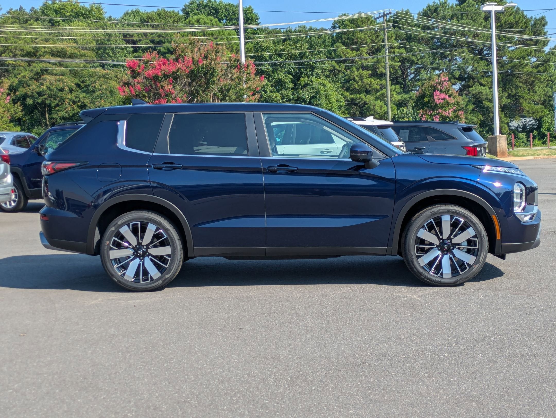 2025 Mitsubishi Outlander SE