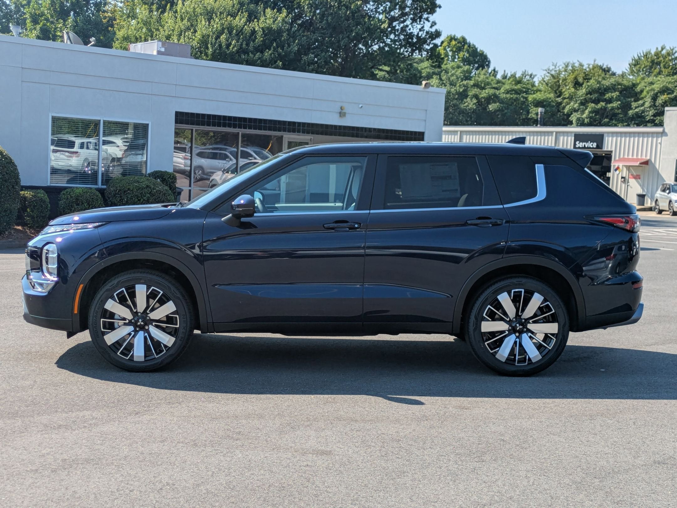 2025 Mitsubishi Outlander SE