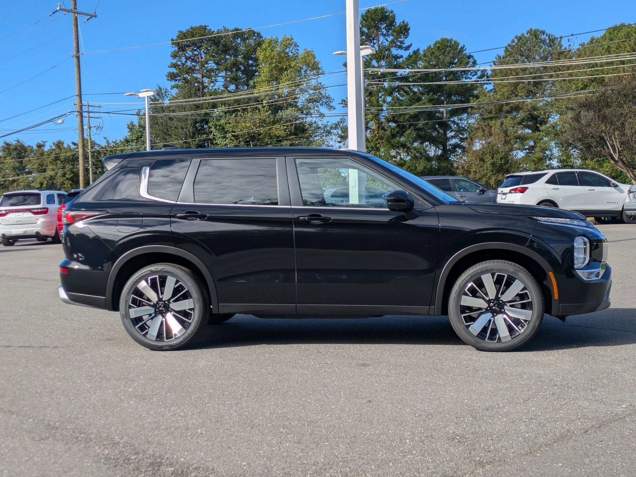 2025 Mitsubishi Outlander SE