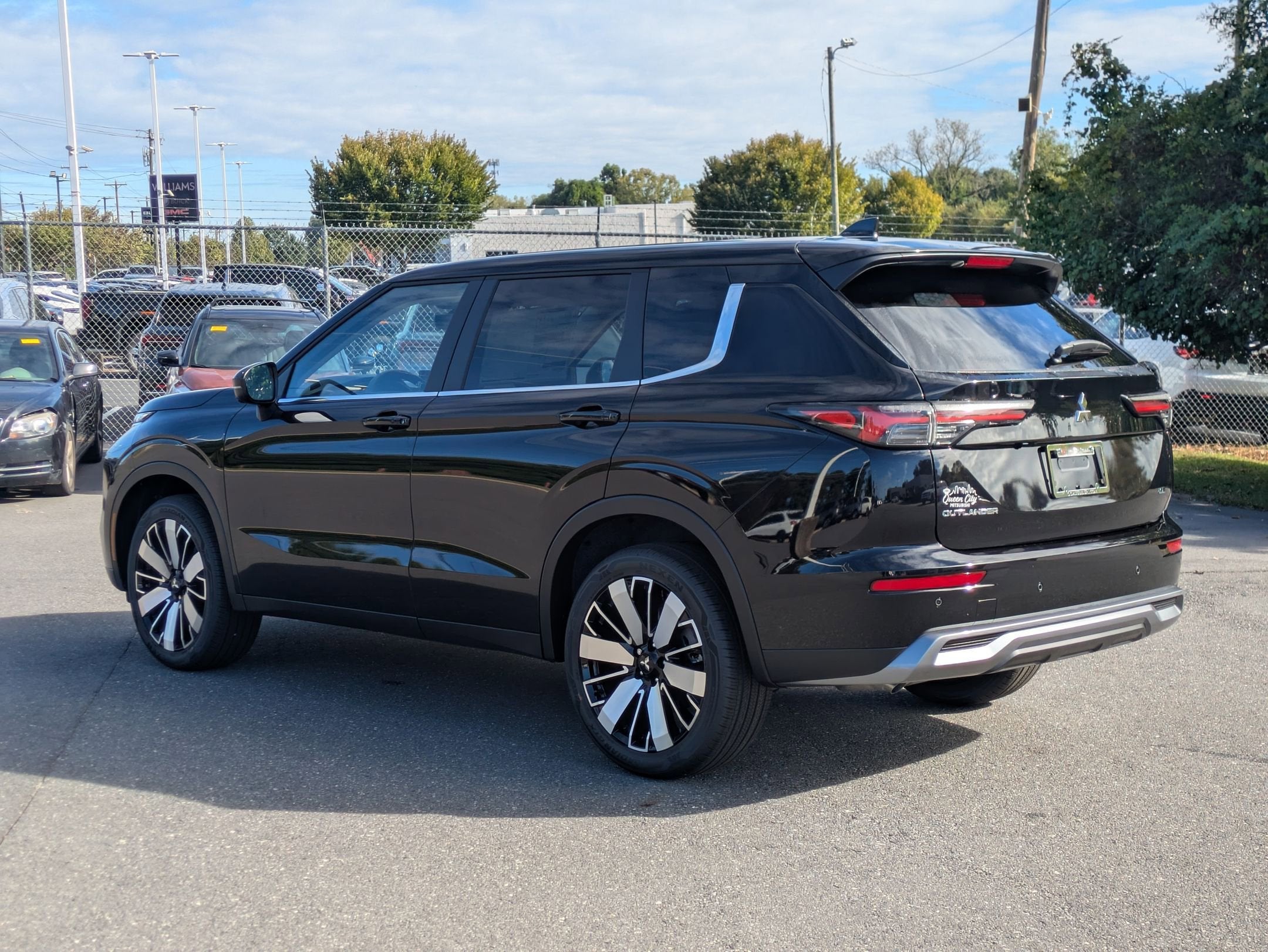 2025 Mitsubishi Outlander SE