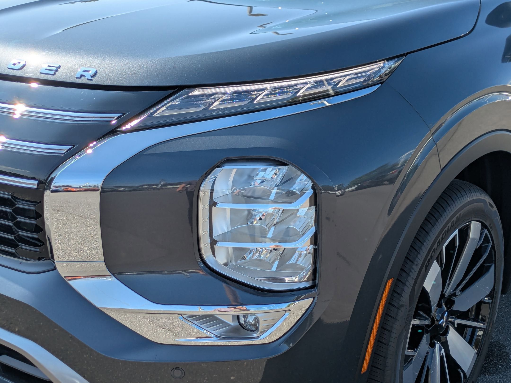 2025 Mitsubishi Outlander SE