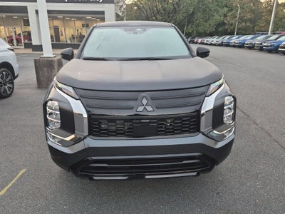 2026 Mitsubishi Outlander LE